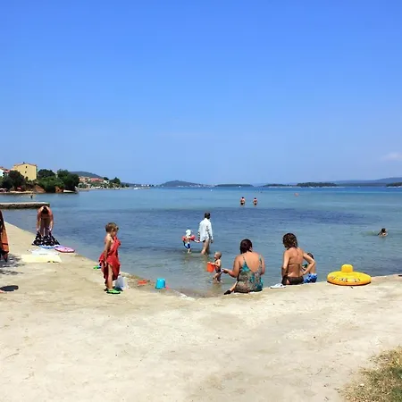 アパート With Parking Space Tkon, Pasman - 19127